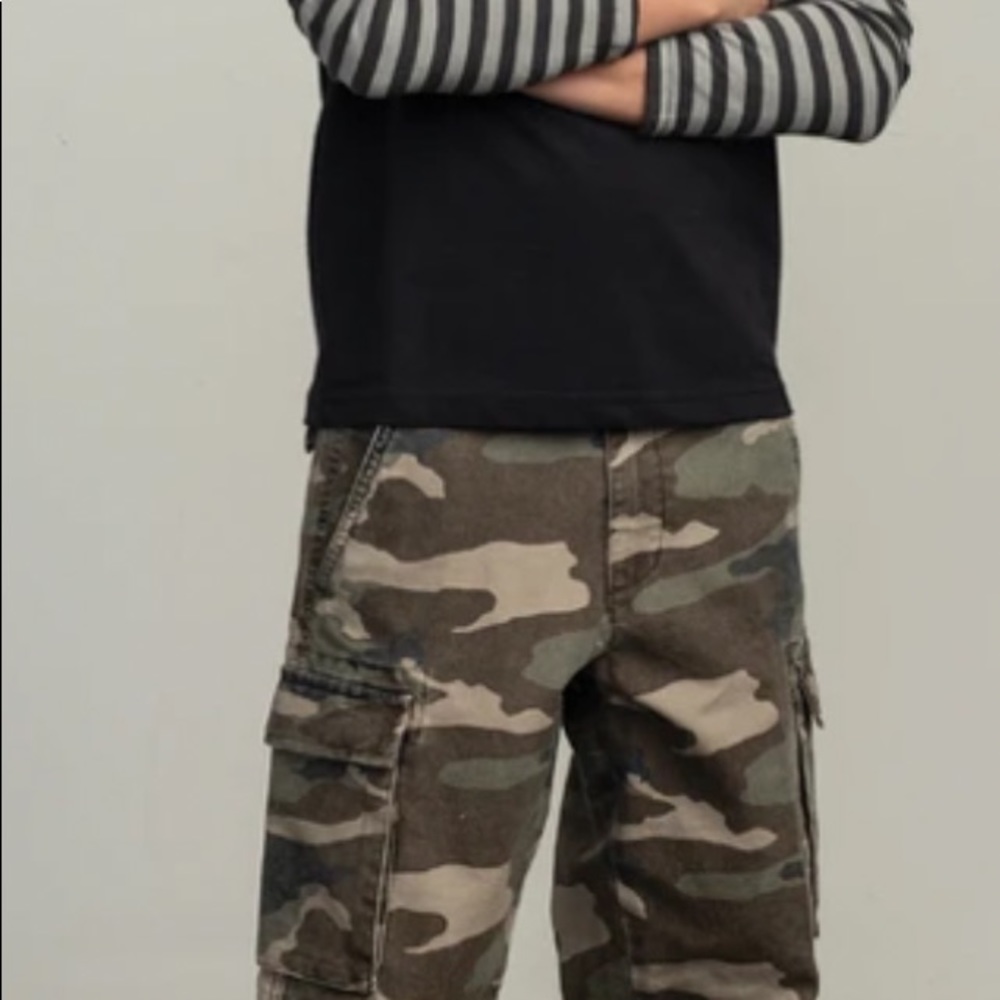 NWOT RVCA camo cargos